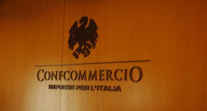 L’inflazione sfiora il 5%, è record dal 1996